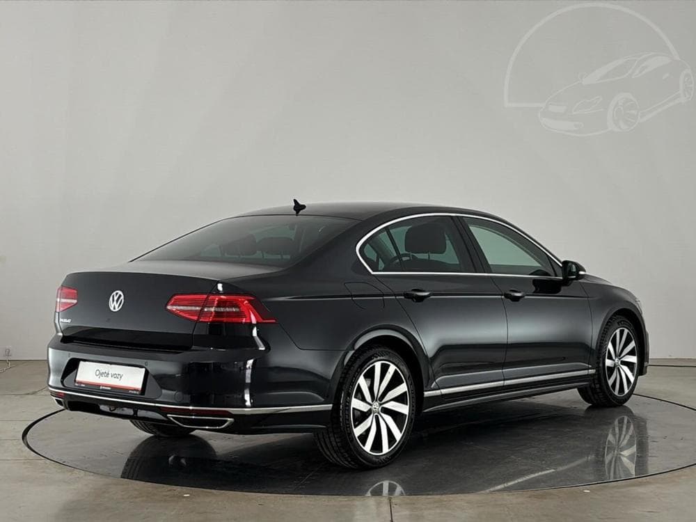 2018 Volkswagen PASSAT - 2