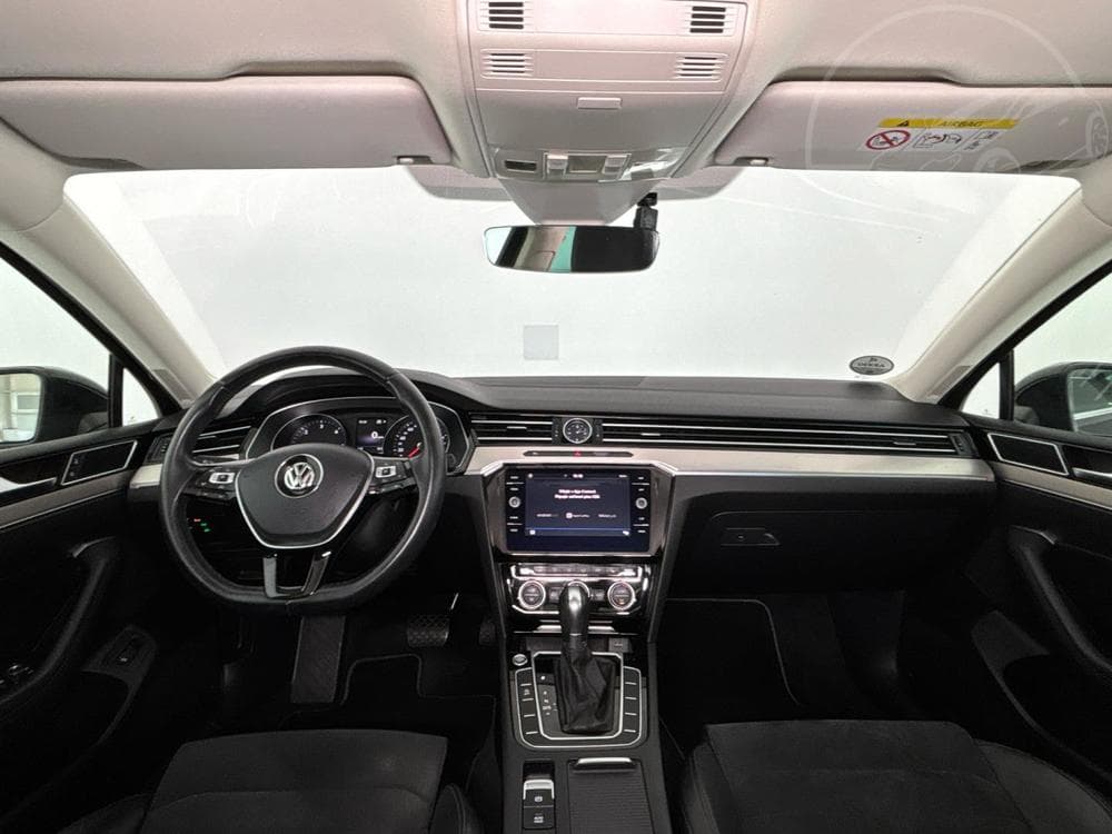 2018 Volkswagen PASSAT - 5
