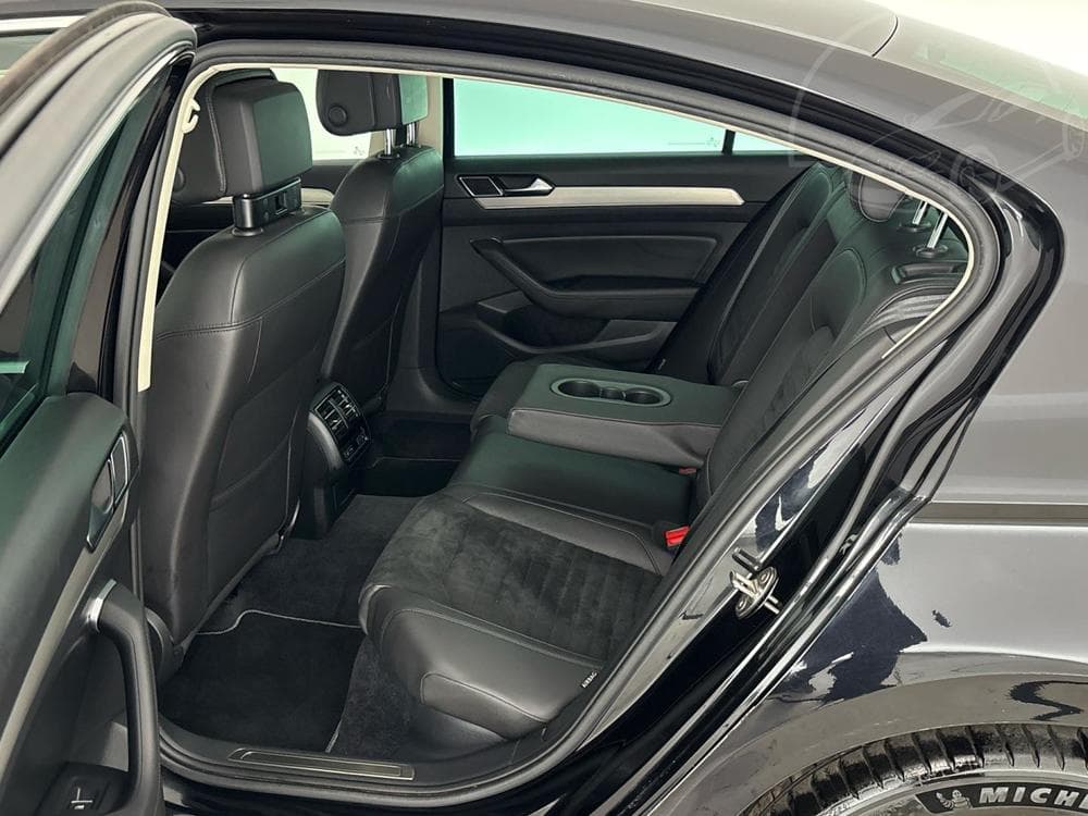 2018 Volkswagen PASSAT - 8