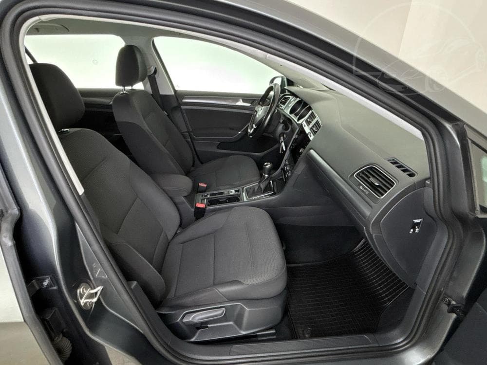 2017 Volkswagen Golf - 9