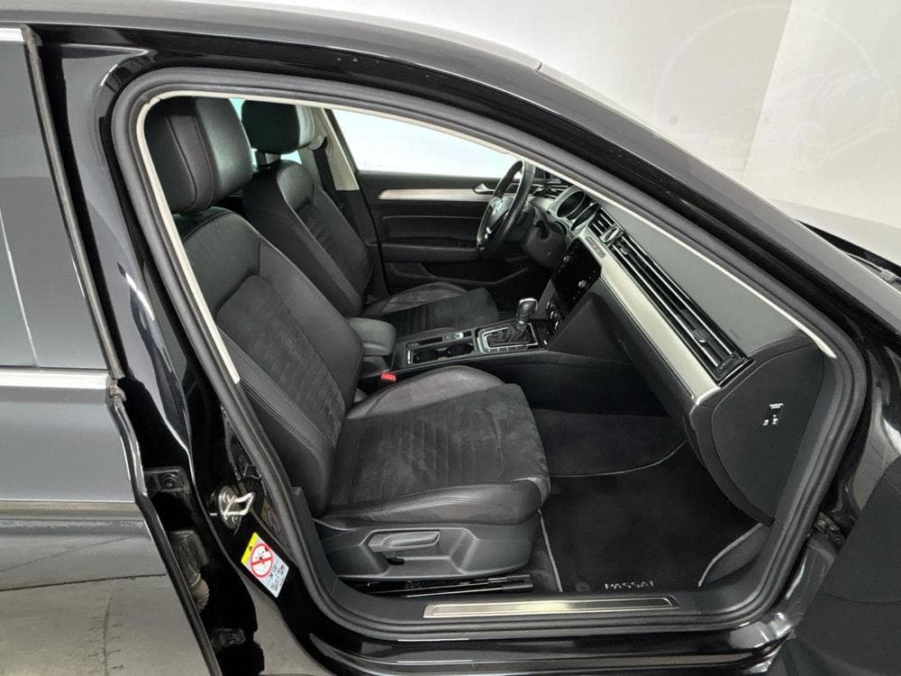 2018 Volkswagen PASSAT - 9