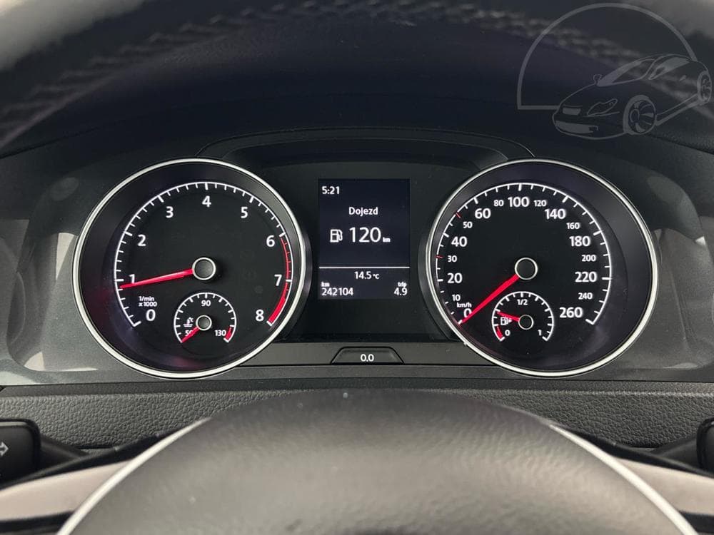 2017 Volkswagen Golf - 11