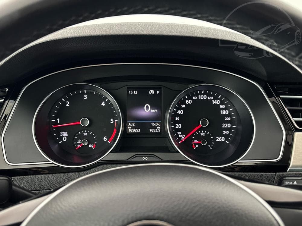 2018 Volkswagen PASSAT - 11