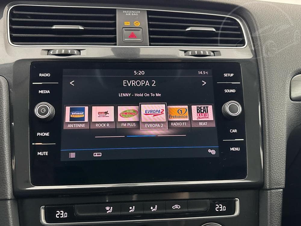 2017 Volkswagen Golf - 12