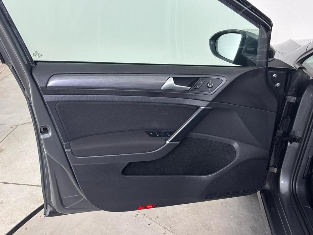 2017 Volkswagen Golf - 13