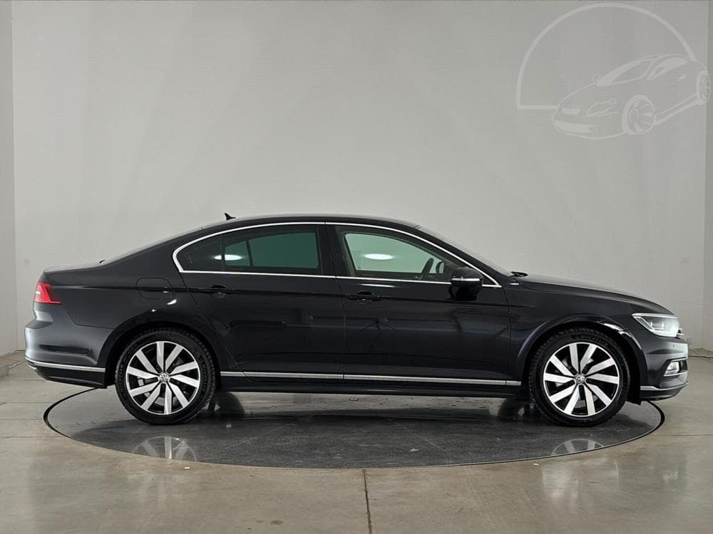 2018 Volkswagen PASSAT - 16