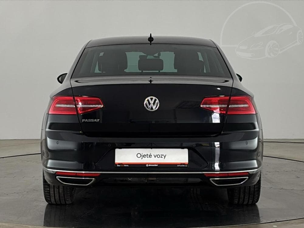 2018 Volkswagen PASSAT - 17
