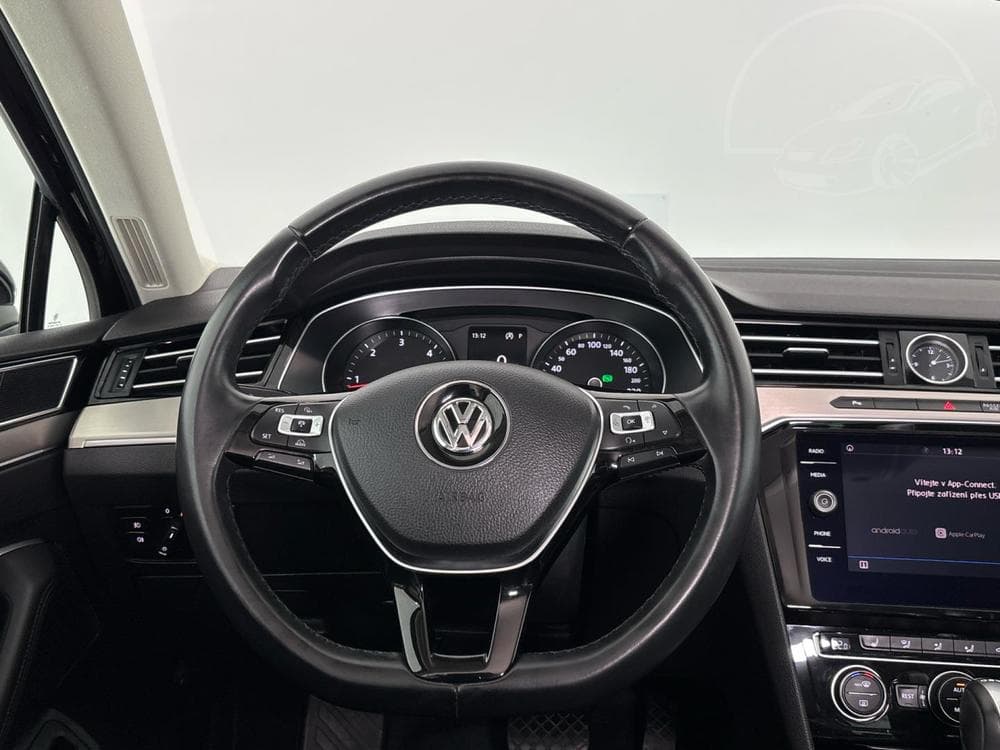 2018 Volkswagen PASSAT - 18