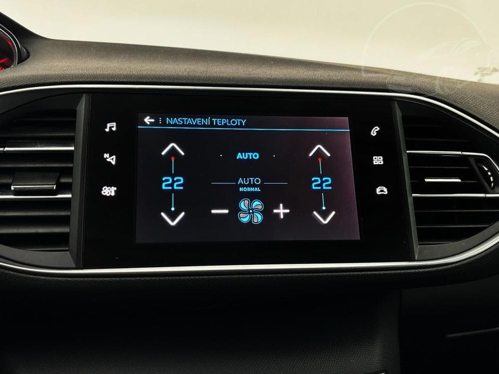 2018 Peugeot 308 - 19