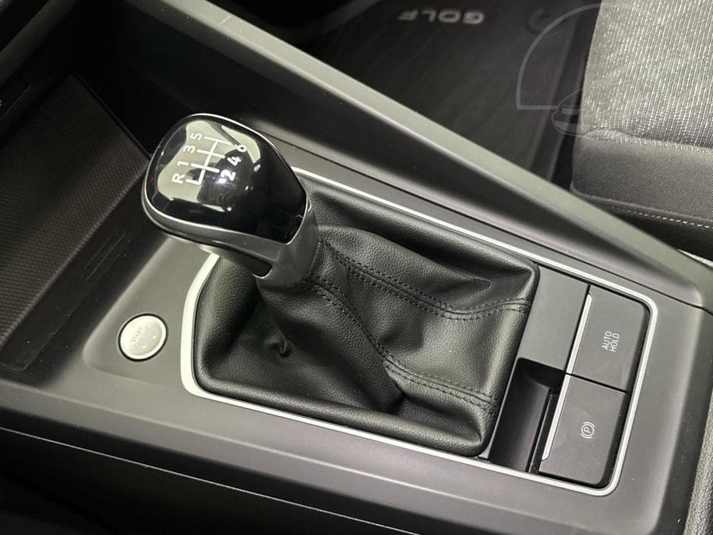 2021 Volkswagen Golf - 20