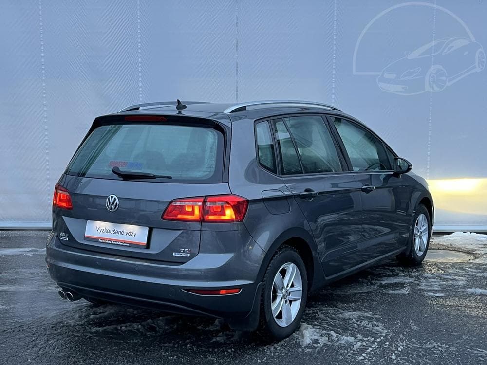 2017 Volkswagen Golf - 2