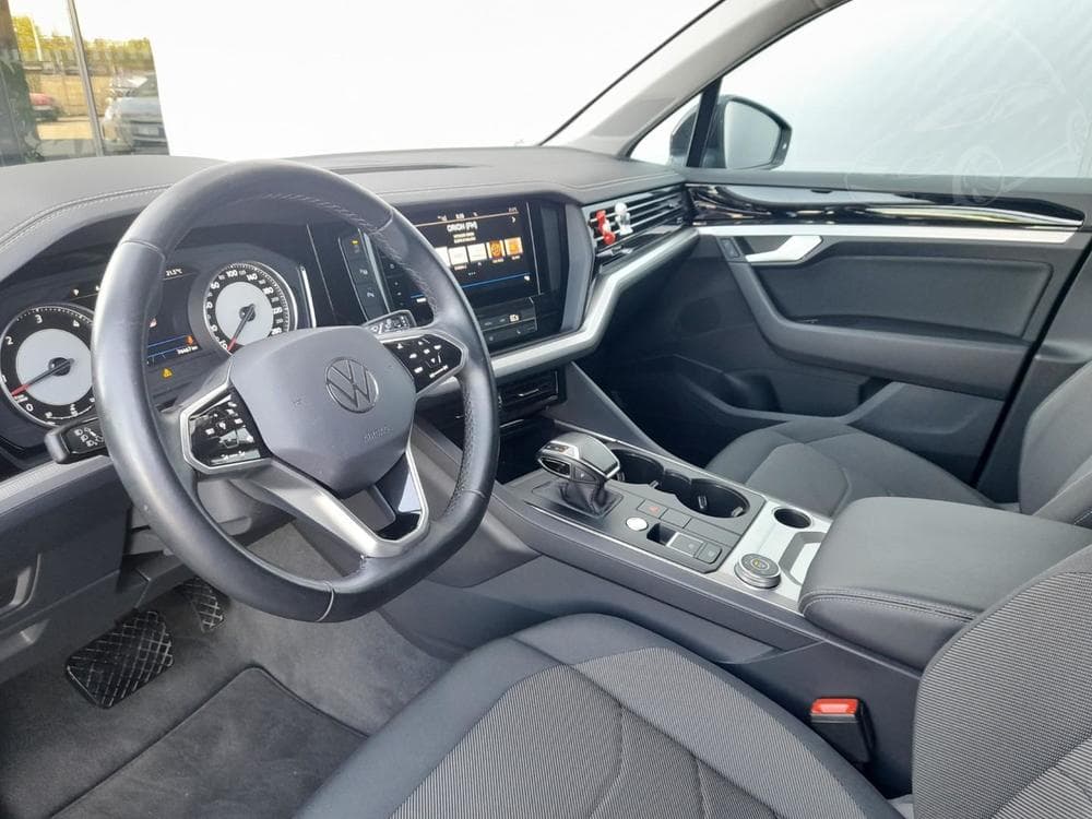 2022 Volkswagen Touareg - 6