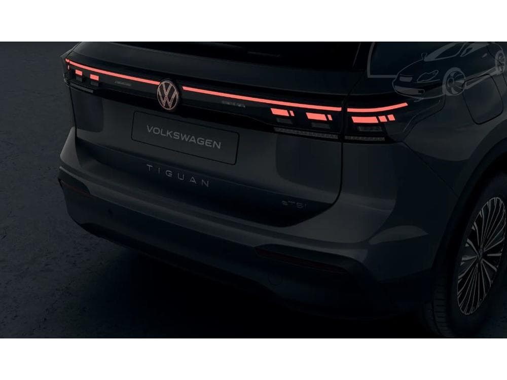 Volkswagen Tiguan - 11