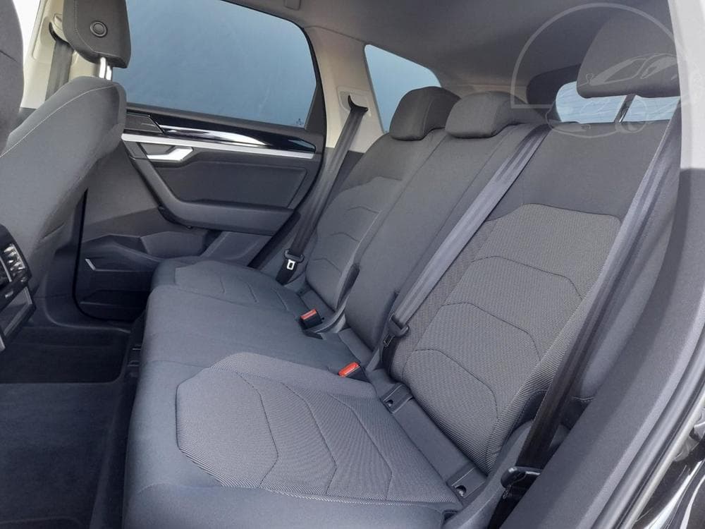 2022 Volkswagen Touareg - 7