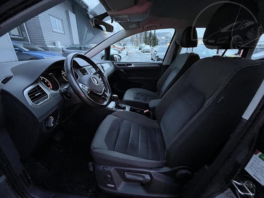 2017 Volkswagen Golf - 8