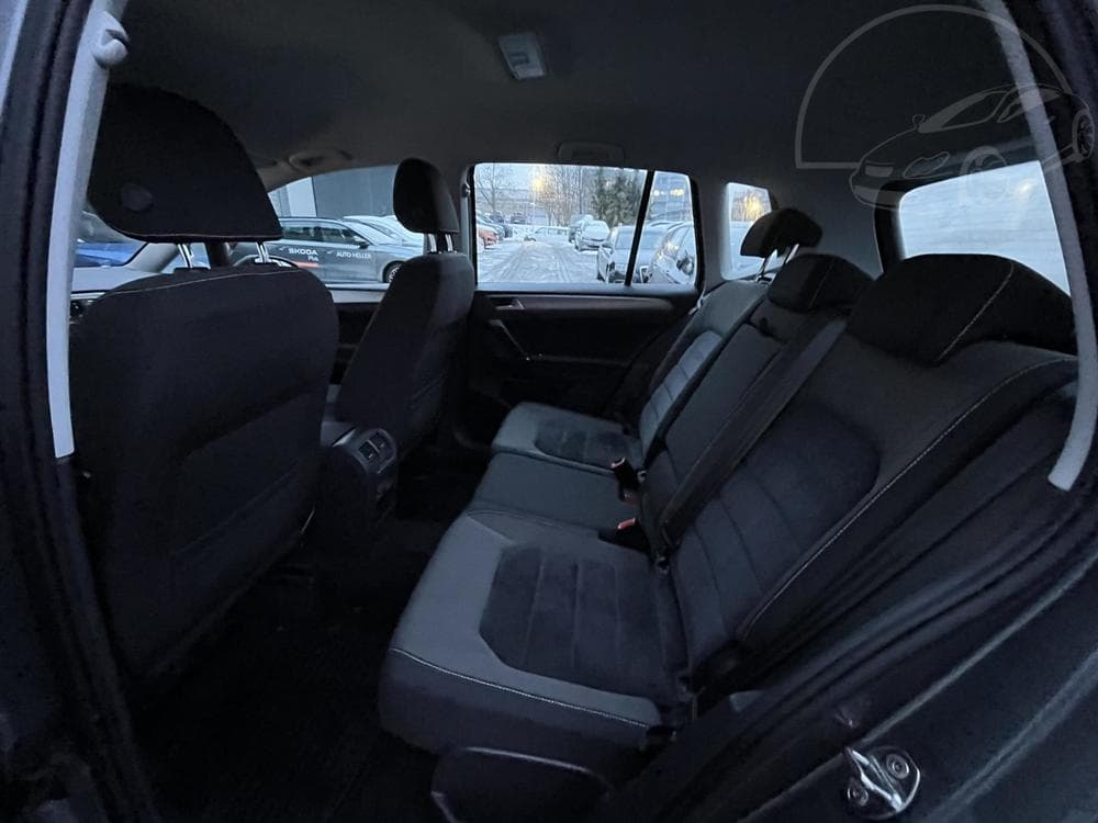 2017 Volkswagen Golf - 9