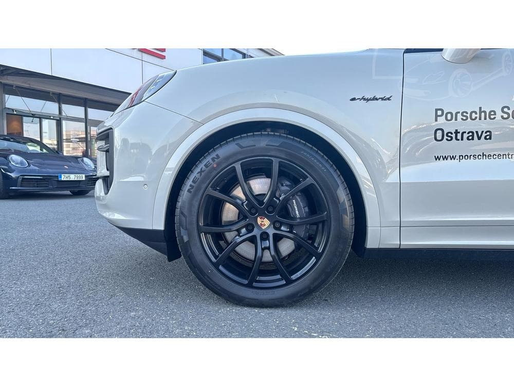 2026 Porsche CAYENNE - 25