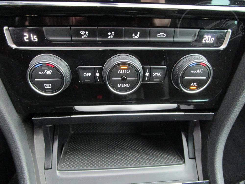 2018 Volkswagen Golf - 12