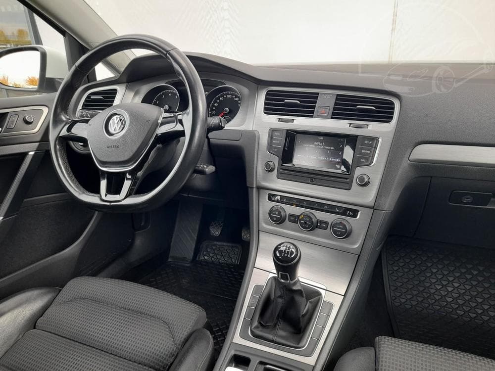 2014 Volkswagen Golf - 15