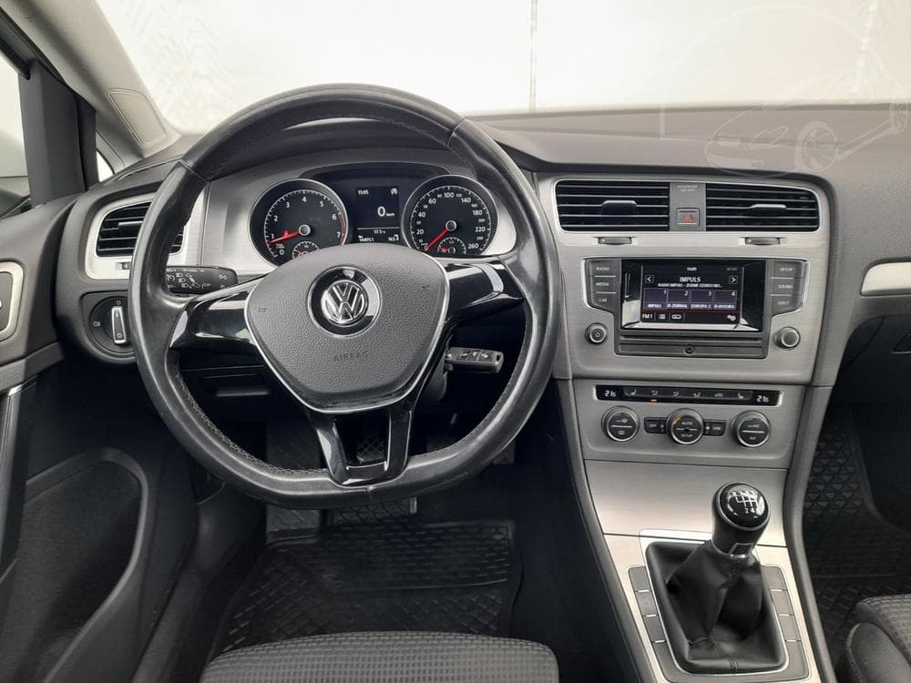 2014 Volkswagen Golf - 16