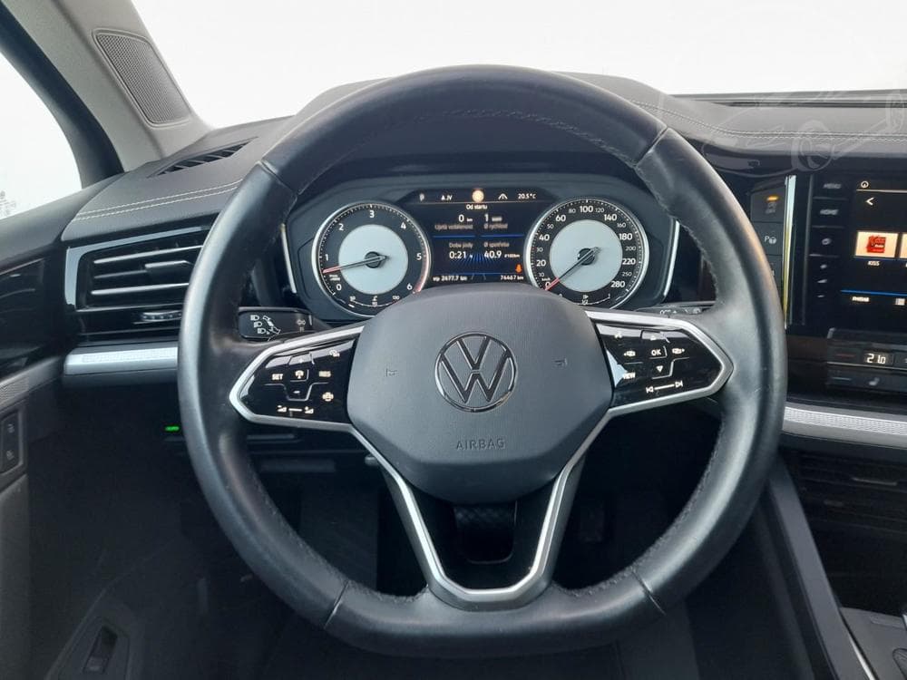 2022 Volkswagen Touareg - 16