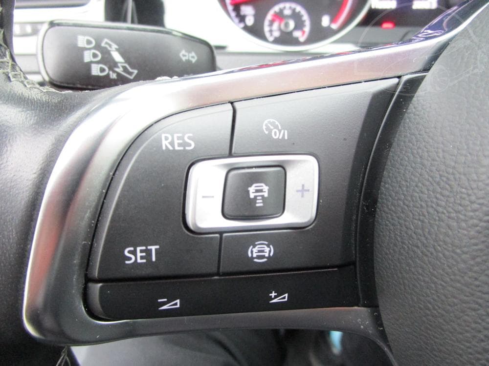 2018 Volkswagen Golf - 17