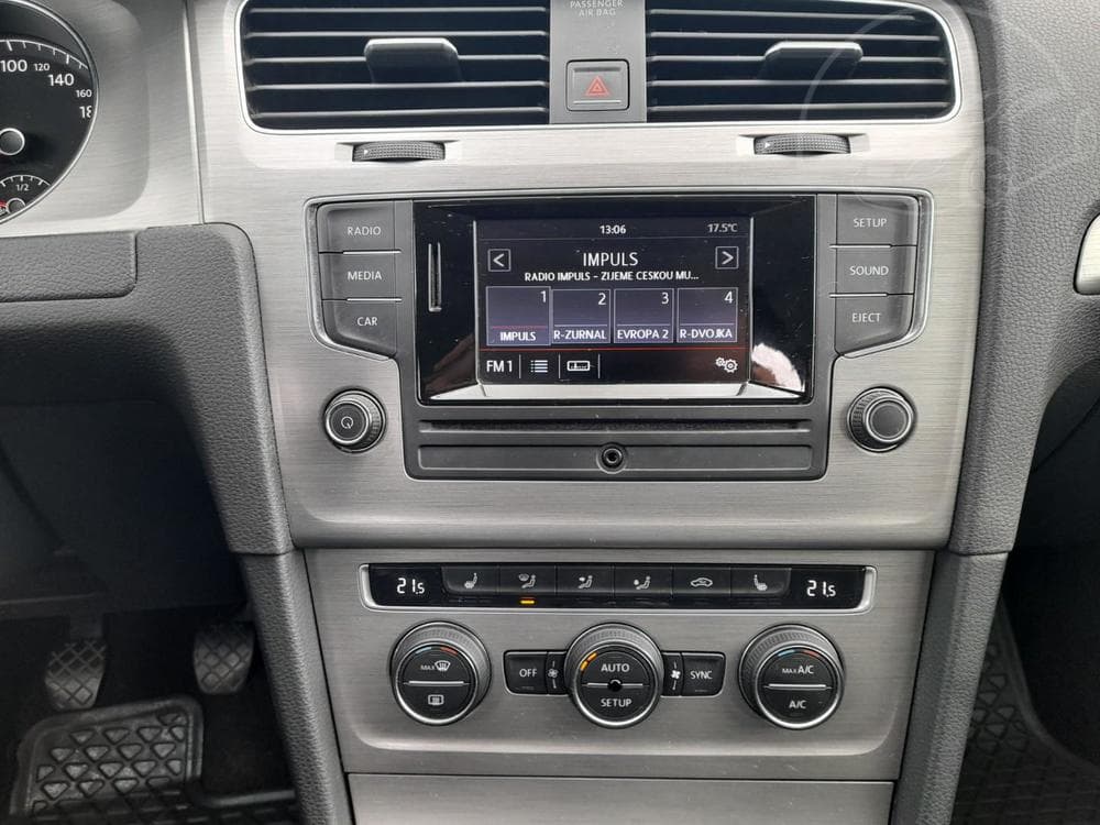 2014 Volkswagen Golf - 19