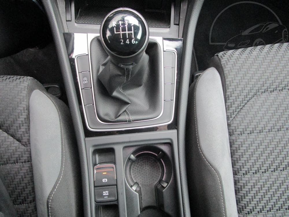 2018 Volkswagen Golf - 19