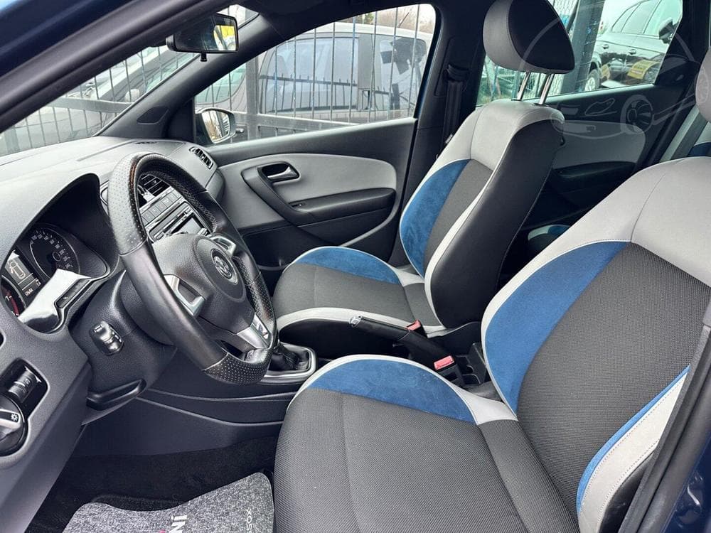 2013 Volkswagen POLO - 8