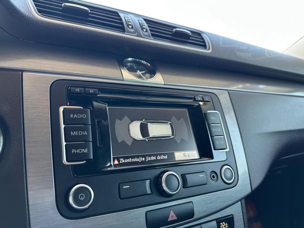 2013 Volkswagen PASSAT - 10
