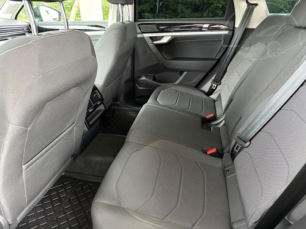 2022 Volkswagen Touareg - 31