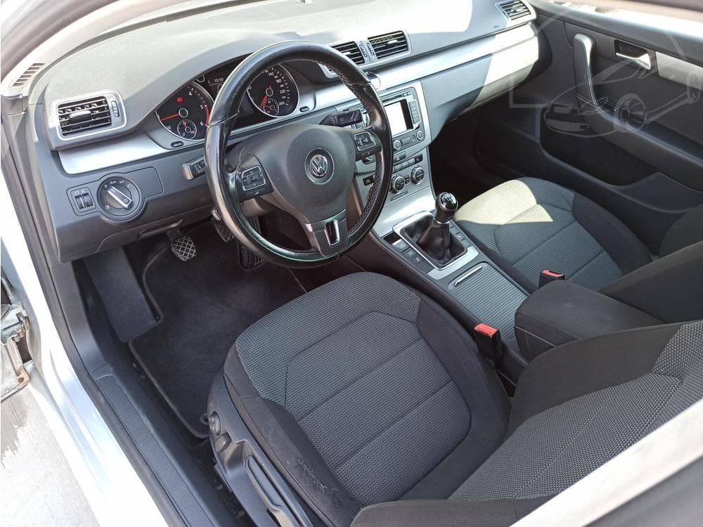 2013 Volkswagen PASSAT - 10