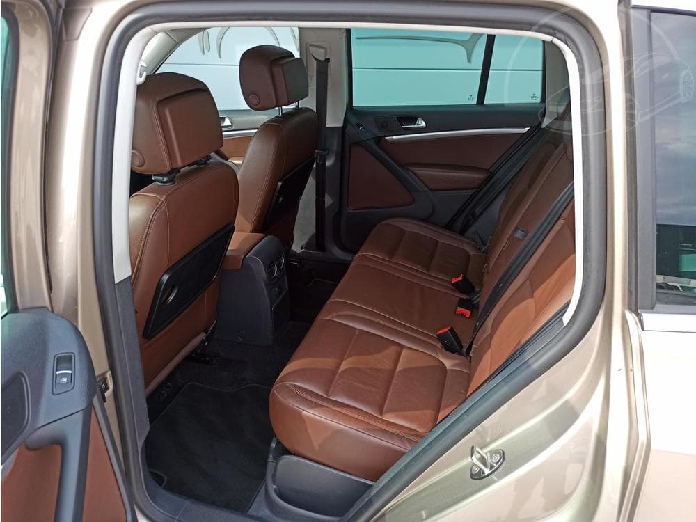 2012 Volkswagen Tiguan - 12