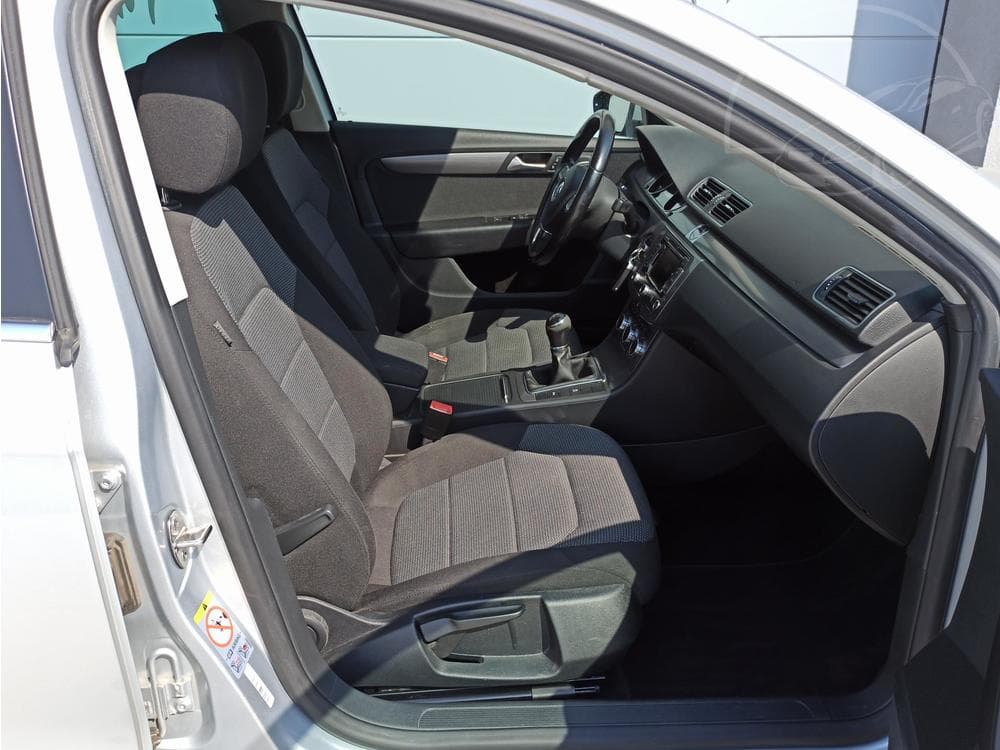 2013 Volkswagen PASSAT - 15