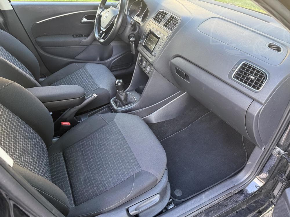 2017 Volkswagen POLO - 19