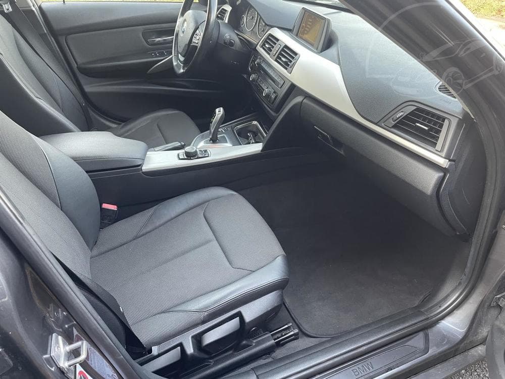 2013 BMW 3-Series - 11