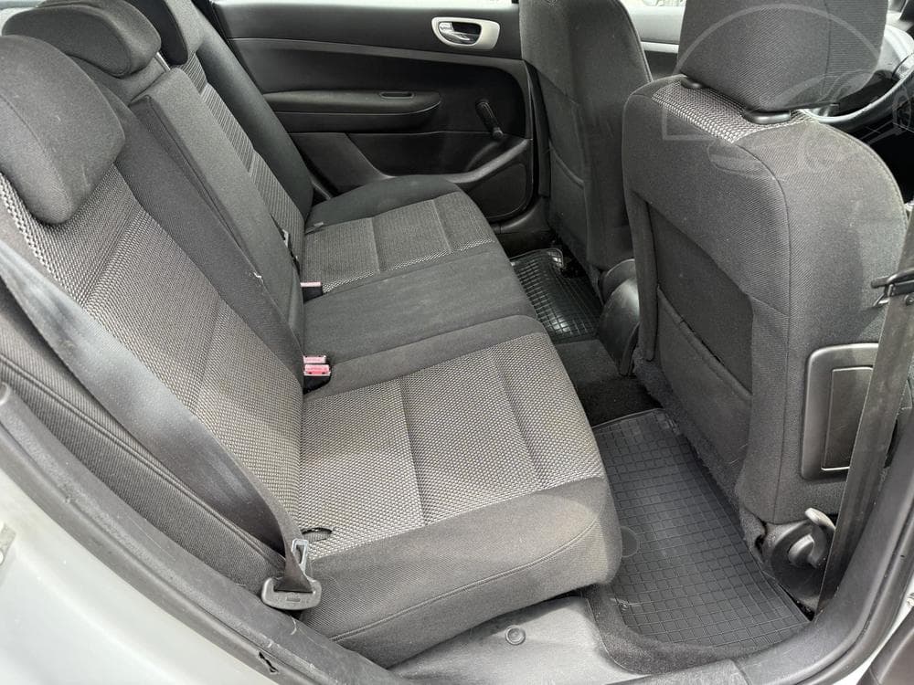 2008 Peugeot 307 - 13