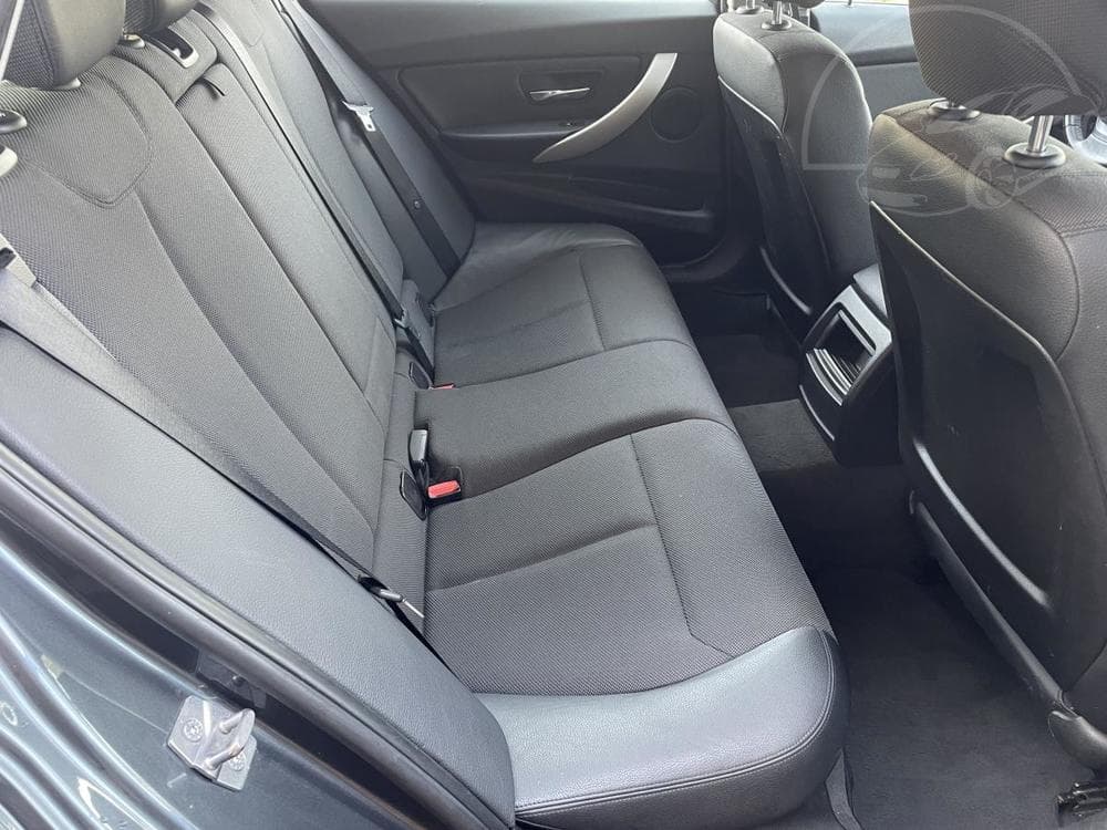 2013 BMW 3-Series - 15