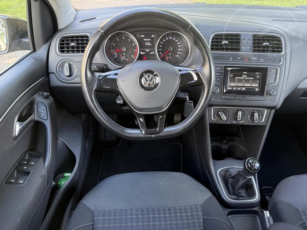 2017 Volkswagen POLO - 29