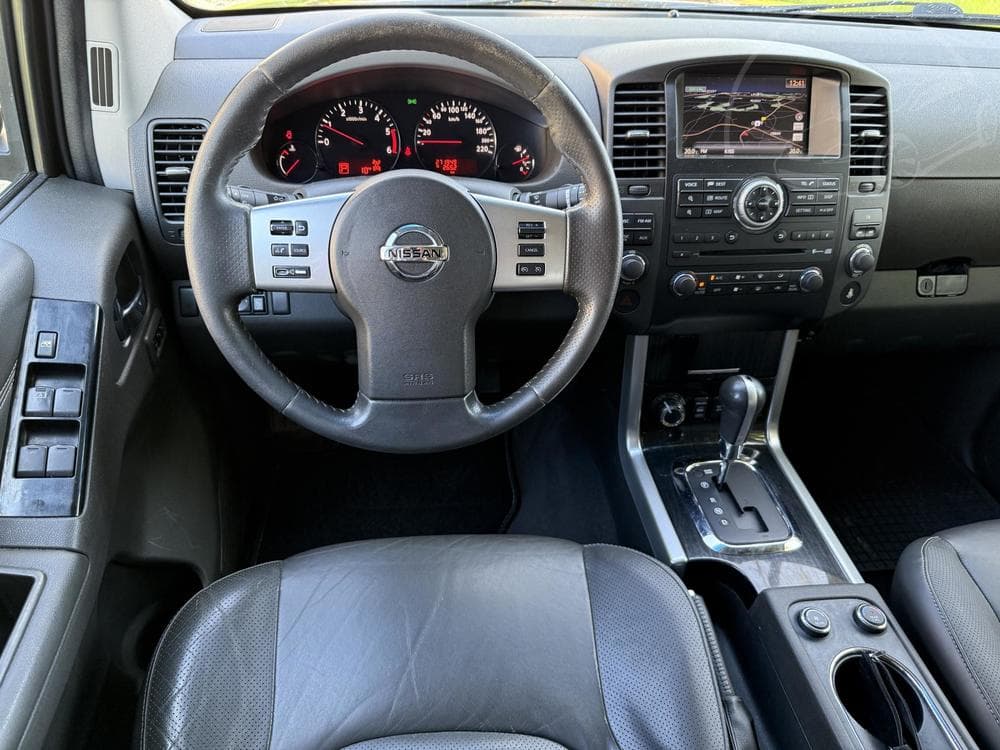 2012 Nissan Pathfinder - 16