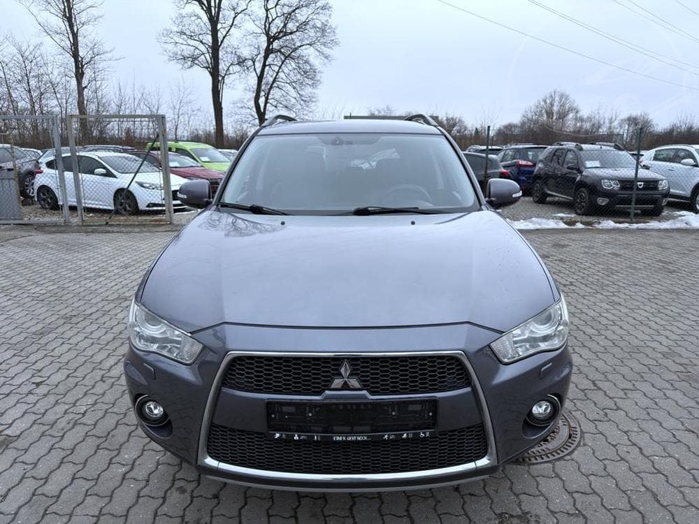 2011 Mitsubishi OUTLANDER - 2