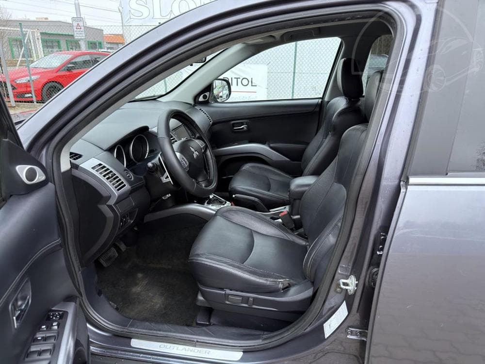 2011 Mitsubishi OUTLANDER - 6