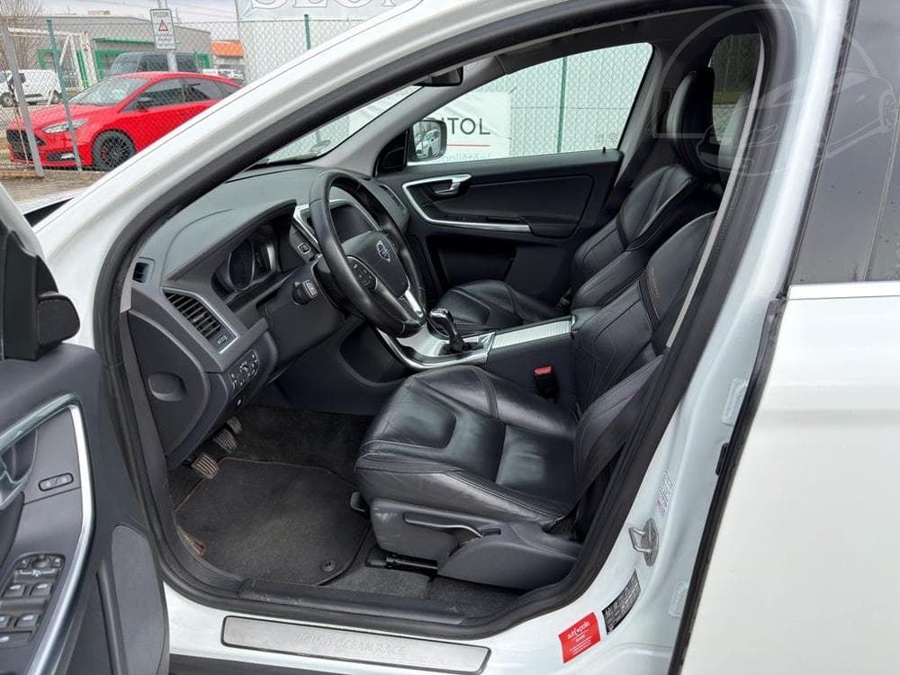 2016 Volvo XC60 - 16