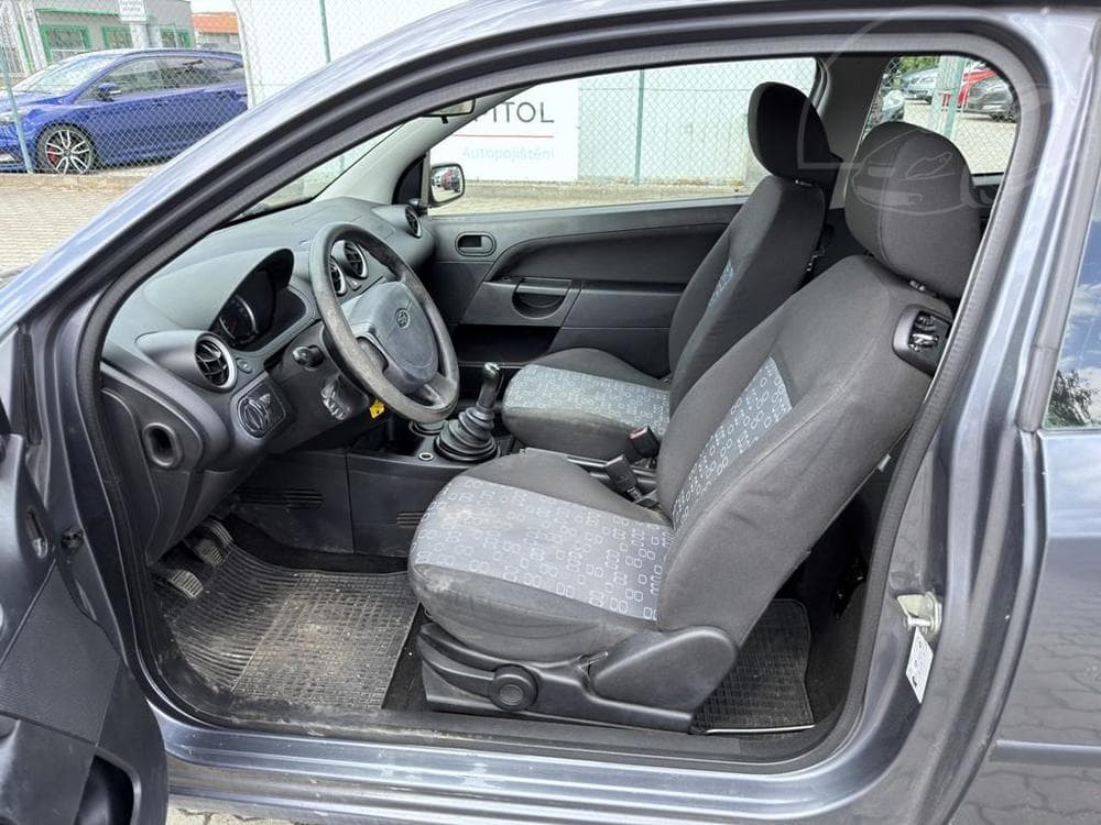 2005 Ford FIESTA - 16