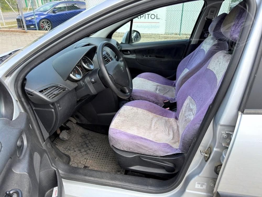 2008 Peugeot 207 - 6
