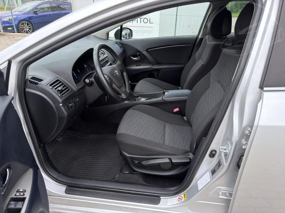 2010 Toyota AVENSIS - 6