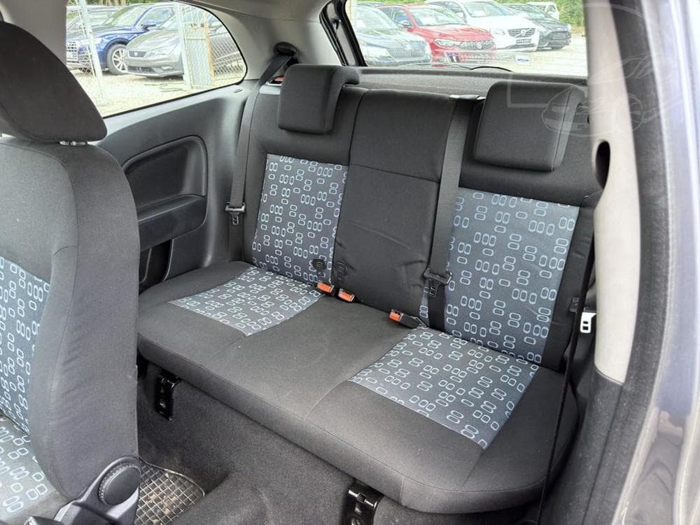 2005 Ford FIESTA - 19