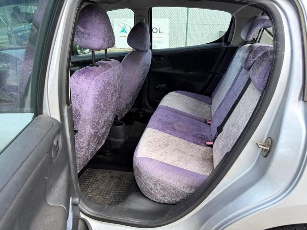 2008 Peugeot 207 - 7