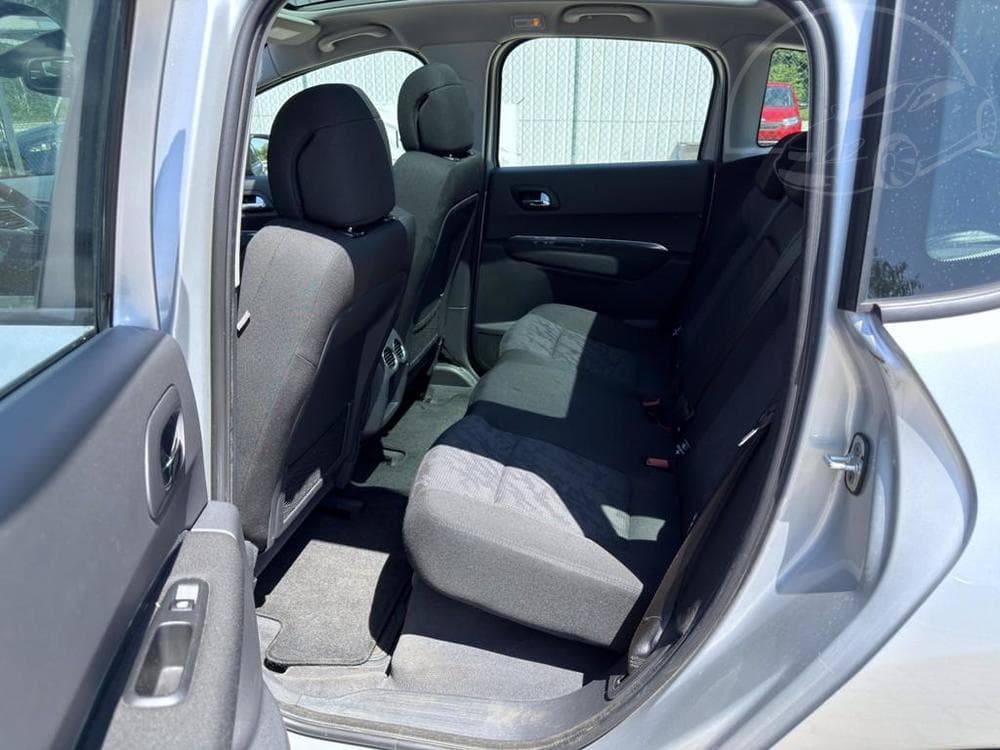 2009 Peugeot 3008 - 7