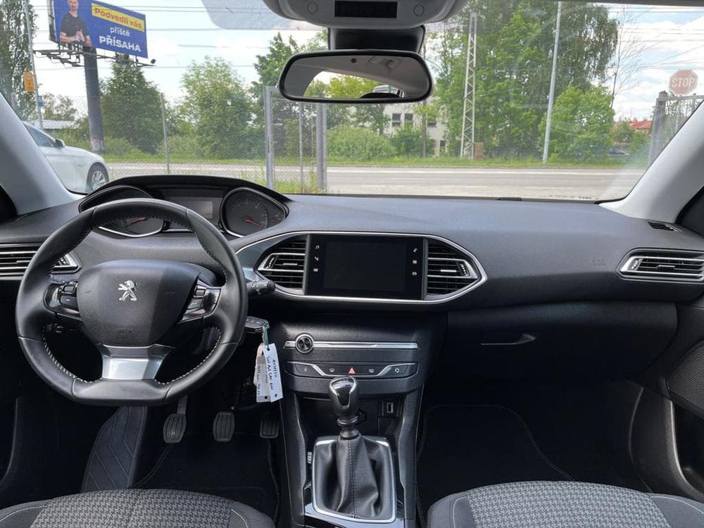 2020 Peugeot 308 - 8